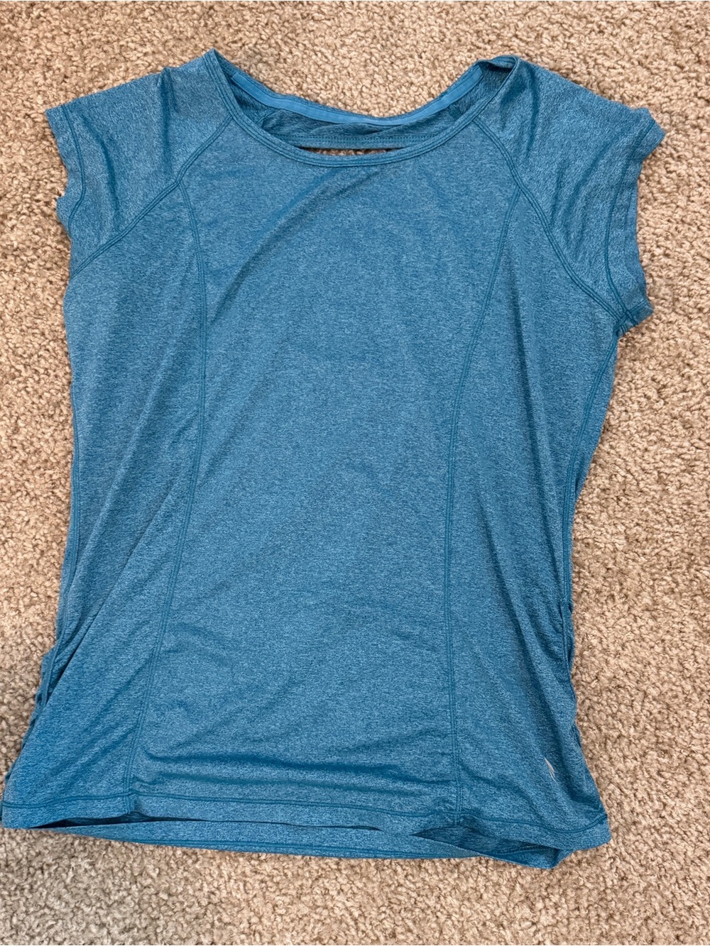 Blue heathered workout top with open back #activewear #fitness